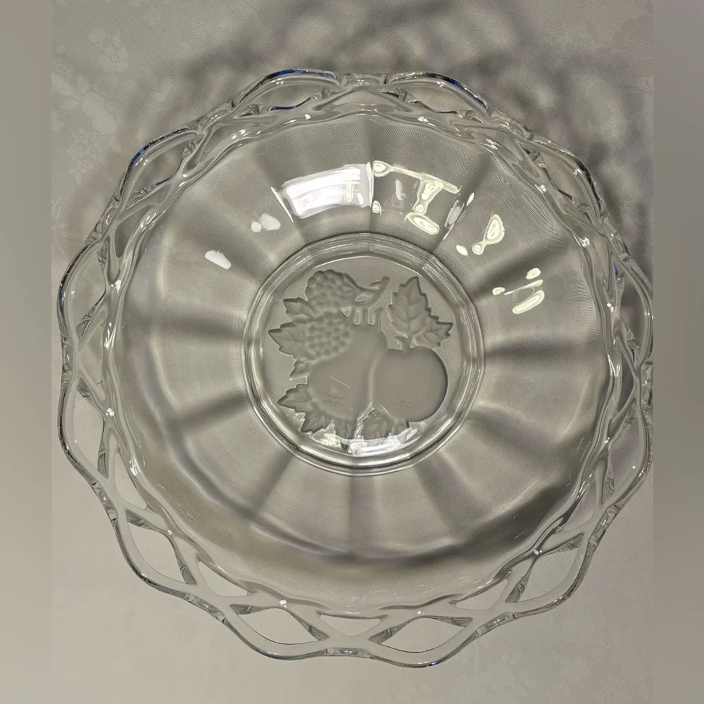 EUC Glass Fruit Bowl/Basket, Shallow, Basket-Weave Sides